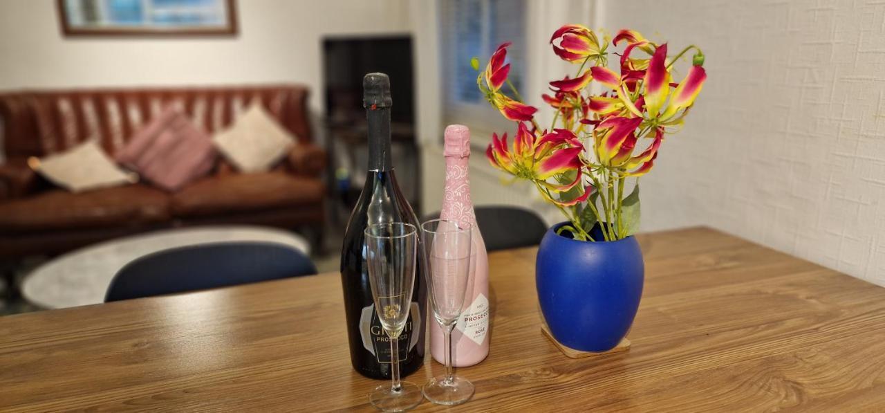 Inviting You To Your Home From Home 10 Minutes From Stratford Westfield London Exterior photo